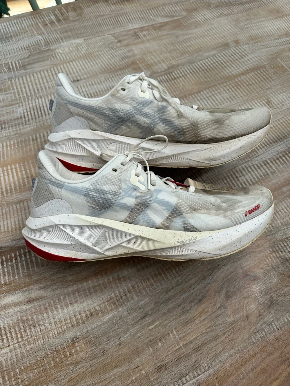 Bandit asics novablast